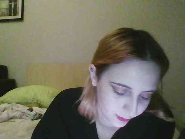 Hotredhead01 webcam