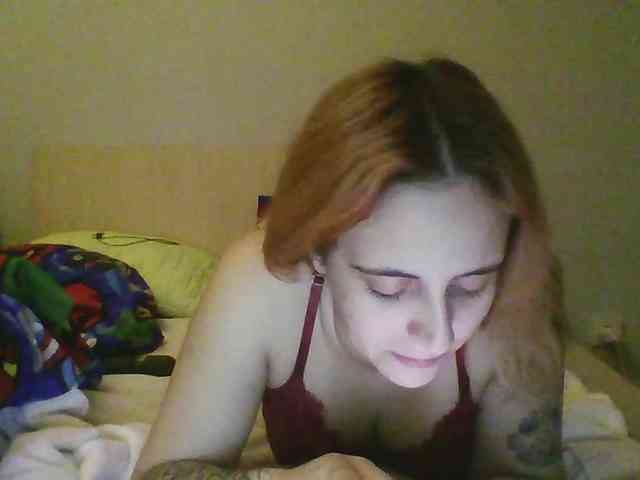 Hotredhead01 webcam