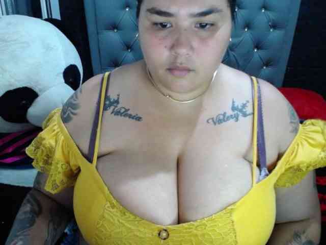 GabiBigBoobs webcam