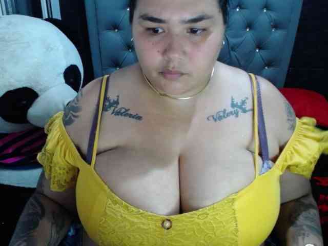 GabiBigBoobs webcam