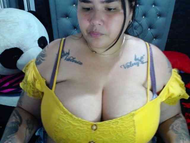 GabiBigBoobs webcam