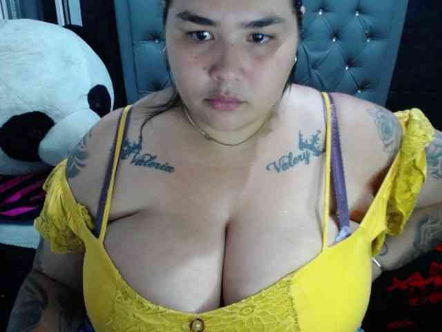 GabiBigBoobs webcam