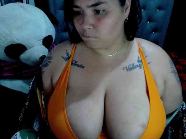 GabiBigBoobs webcam