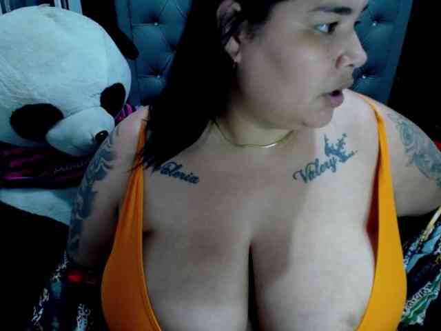GabiBigBoobs webcam