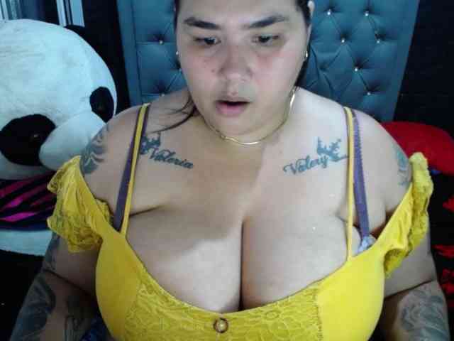 GabiBigBoobs webcam