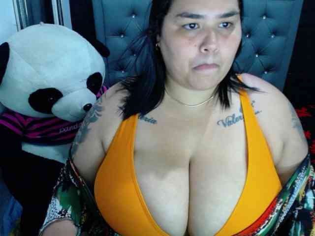 GabiBigBoobs webcam