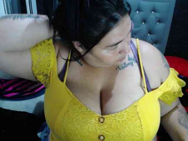 GabiBigBoobs webcam