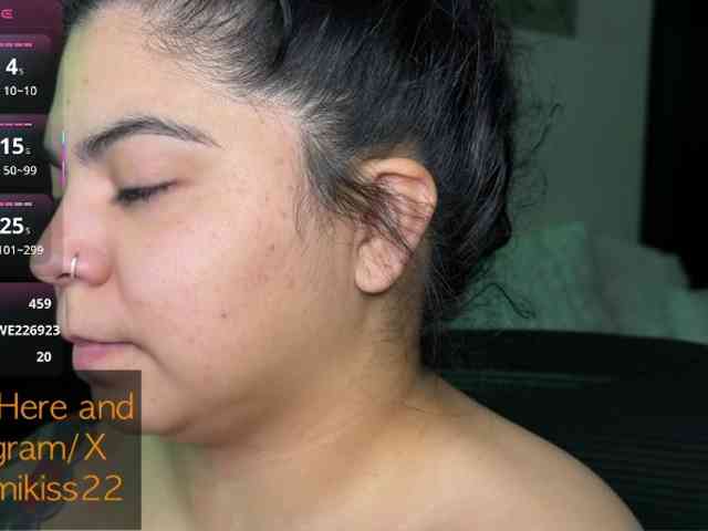 Kimmiakiss22 webcam