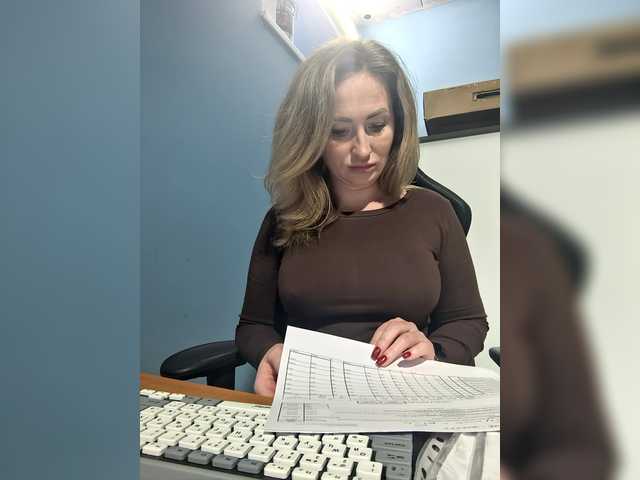 Accedi alla chat con il nickname goddesssssss goddesssssss