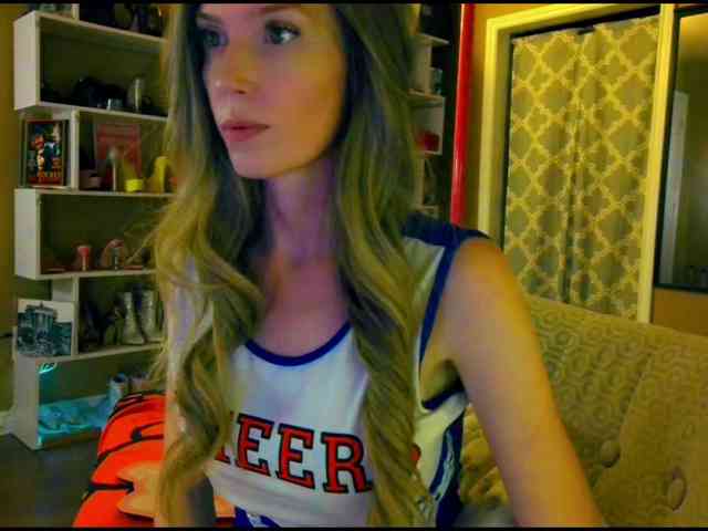 NikkiGlazer webcam
