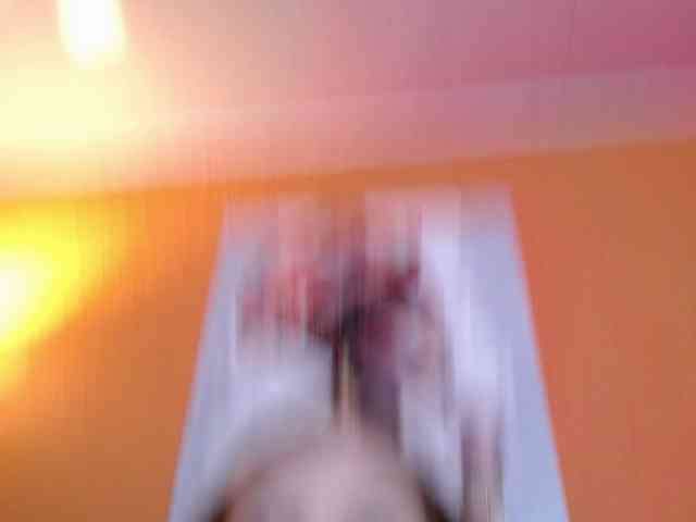 PrettyAriel webcam