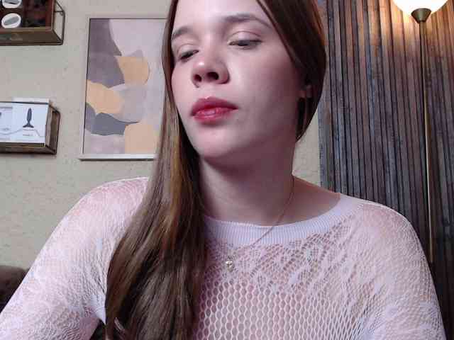 PrettyAriel webcam
