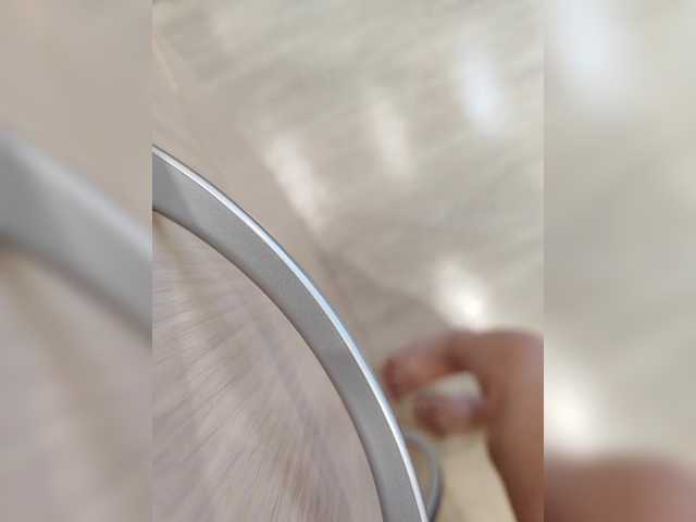 Accedi alla chat con il nickname Angelia22 Angelia22