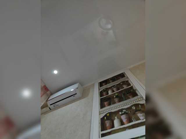 Accedi alla chat con il nickname Angelia22 Angelia22