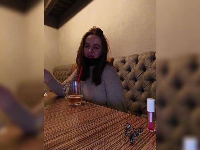 Accedi alla chat con il nickname Angelia22 Angelia22