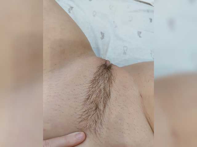 Entra en el chat con el modelo Angelia22 Angelia22