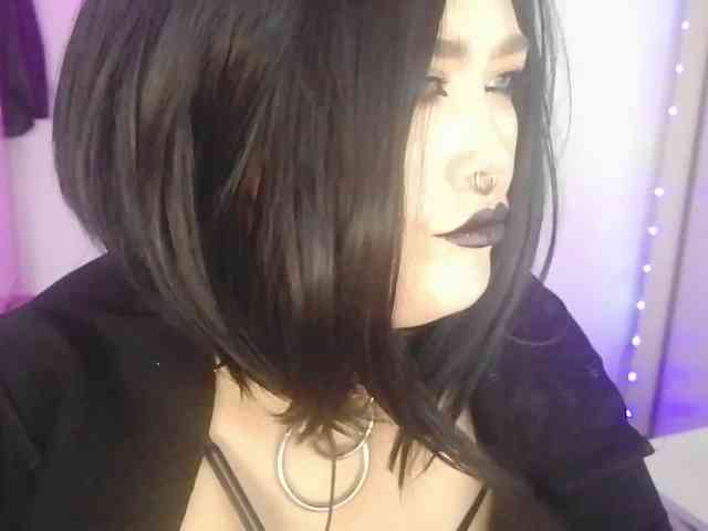 Laura-Wicked webcam