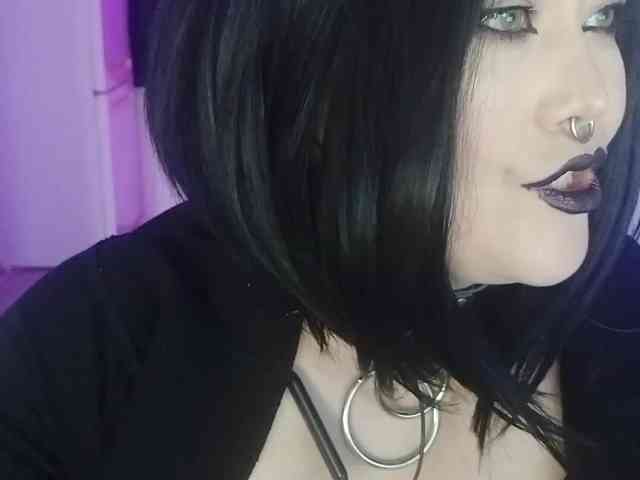 Laura-Wicked webcam