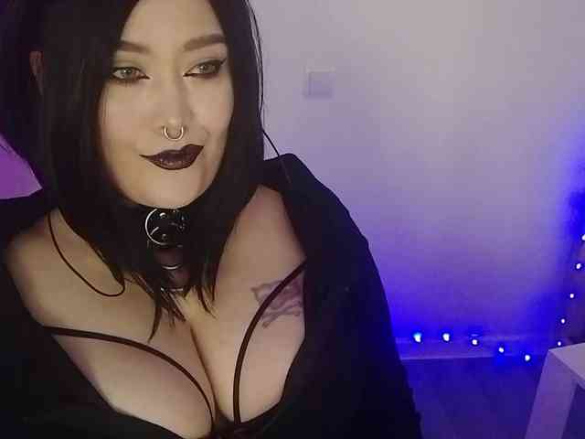 Laura-Wicked webcam