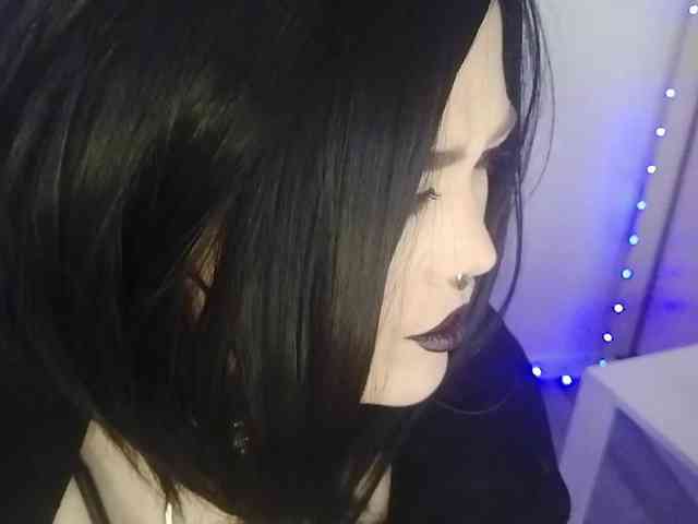 Laura-Wicked webcam