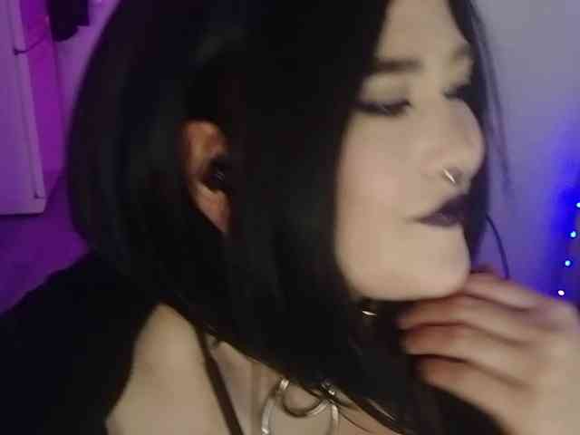 Laura-Wicked webcam