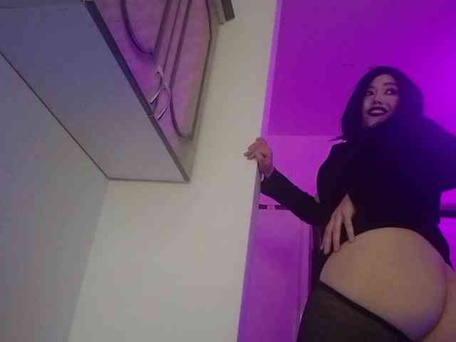 Laura-Wicked webcam