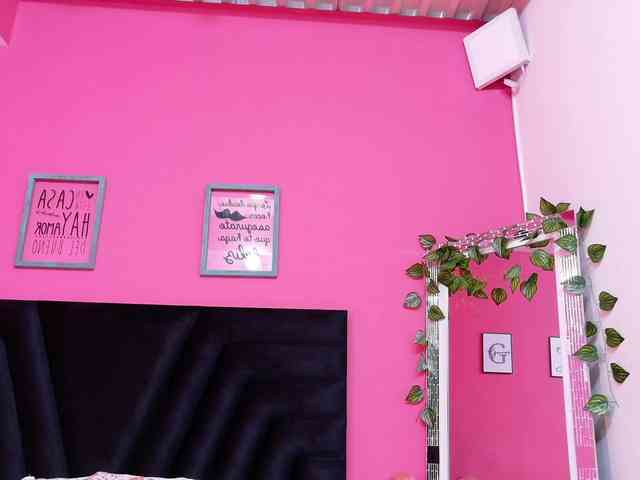 slutlittlegir webcam