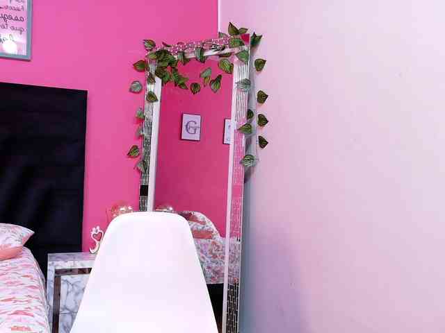 slutlittlegir webcam