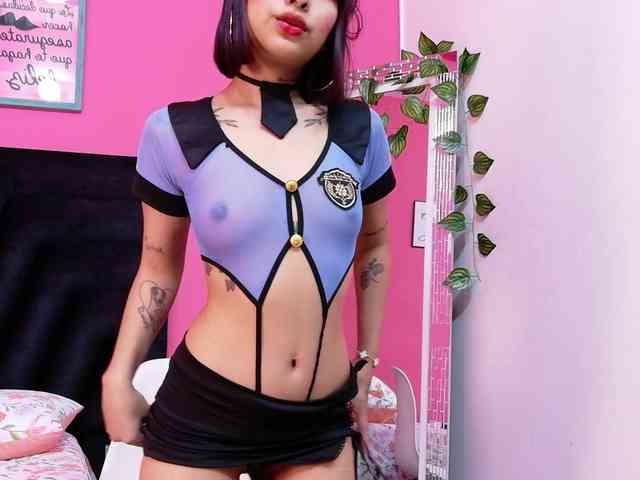 slutlittlegir webcam