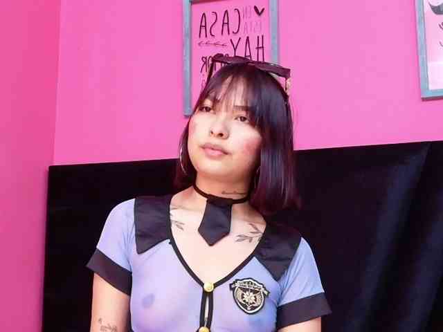 slutlittlegir webcam