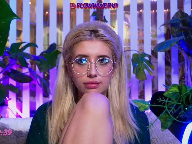 Vai a chattare su FlowwwerGirl FlowwwerGirl