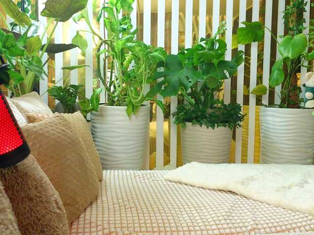 Entrez le videochat erotique avec le
modèle -Violettttta- -Violettttta-