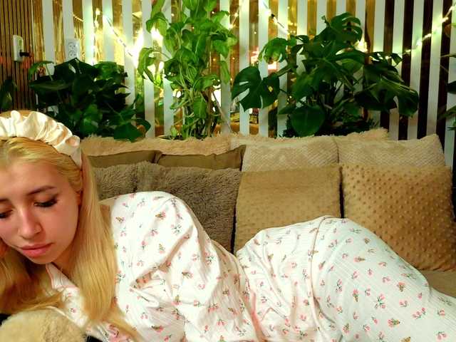 Gratis Live Sexcam mit FlowwwerGirl FlowwwerGirl