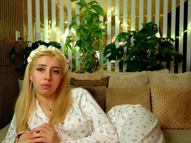 Accedi alla chat con il nickname FlowwwerGirl FlowwwerGirl