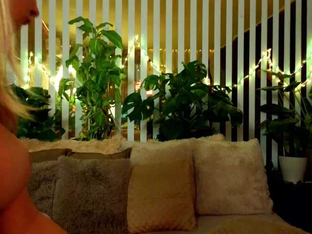 Gratis Live Sexcam mit FlowwwerGirl FlowwwerGirl