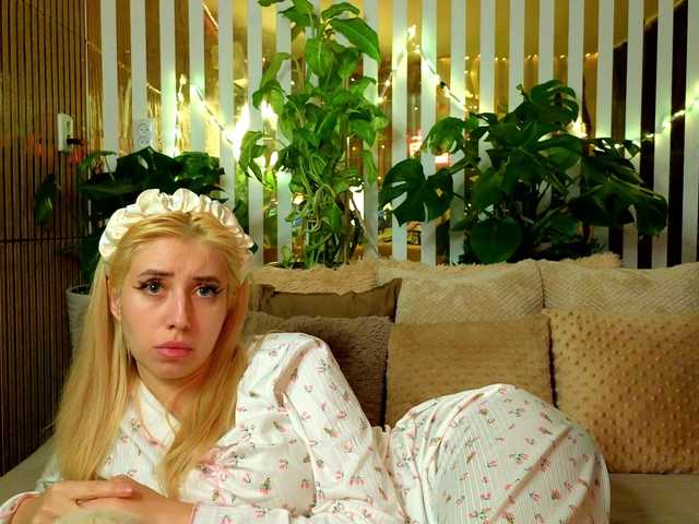 Gratis Live Sexcam mit FlowwwerGirl FlowwwerGirl