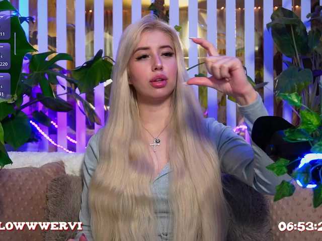 Vai a chattare su FlowwwerGirl FlowwwerGirl