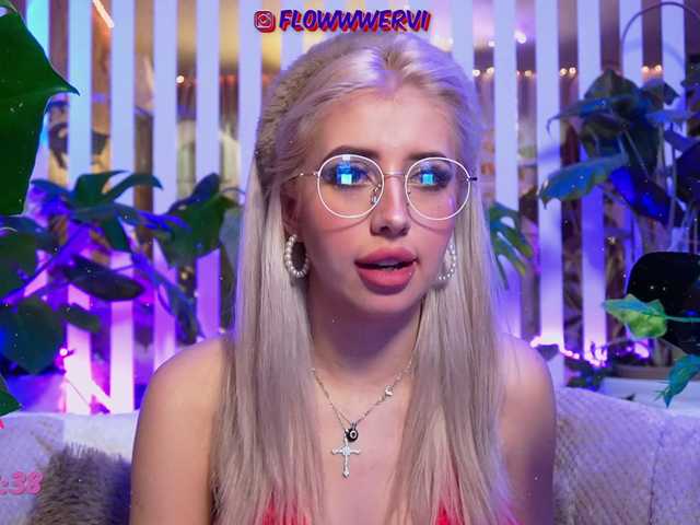 Vai a chattare su FlowwwerGirl FlowwwerGirl