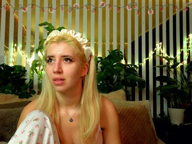 Vai a chattare su FlowwwerGirl FlowwwerGirl