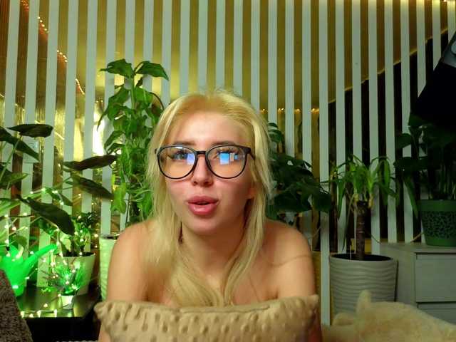 Gratis Live Sexcam mit FlowwwerGirl FlowwwerGirl