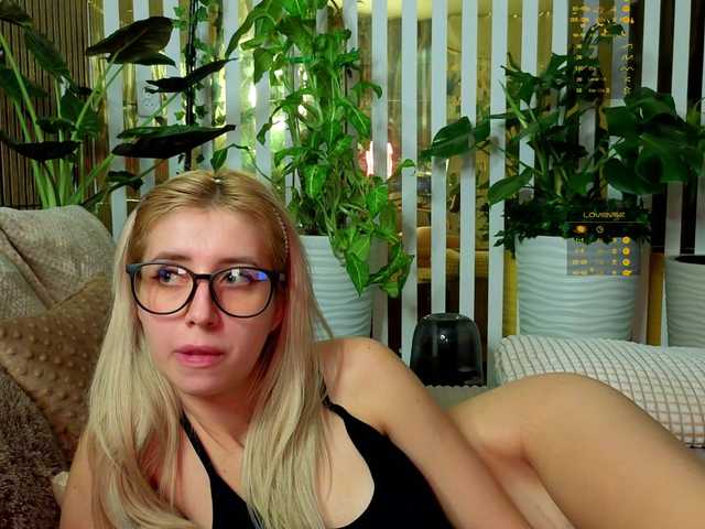 Vai a chattare su -Violettttta- -Violettttta-