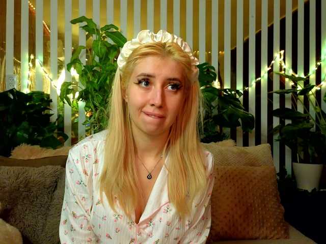 Vai a chattare su FlowwwerGirl FlowwwerGirl