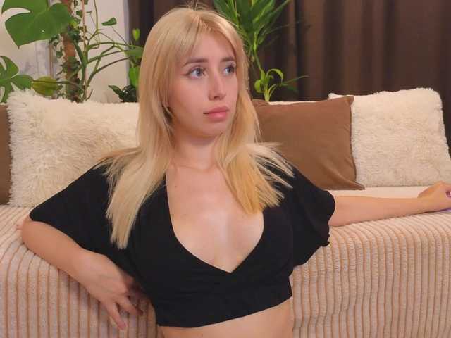 MiaLiaHot
