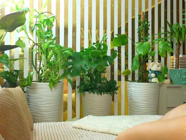 Entrez le videochat erotique avec le
modèle -Violettttta- -Violettttta-