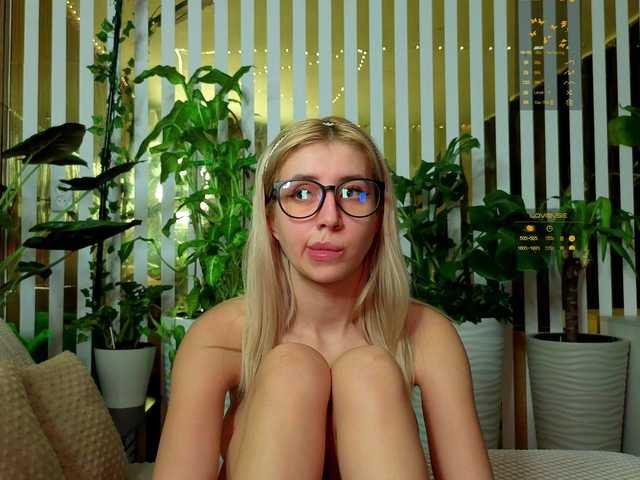 Vai a chattare su -Violettttta- -Violettttta-