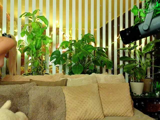 Gratis Live Sexcam mit FlowwwerGirl FlowwwerGirl