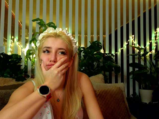 Vai a chattare su FlowwwerGirl FlowwwerGirl