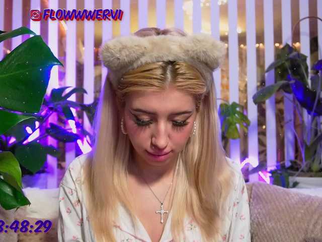 Vai a chattare su FlowwwerGirl FlowwwerGirl