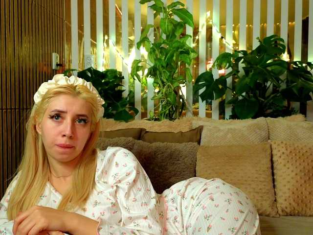 Vai a chattare su FlowwwerGirl FlowwwerGirl