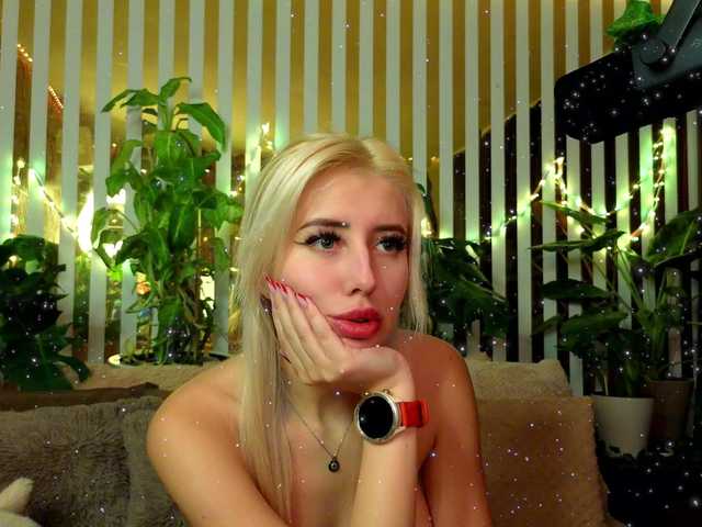 Entrez le videochat erotique avec le
modèle FlowwwerGirl FlowwwerGirl